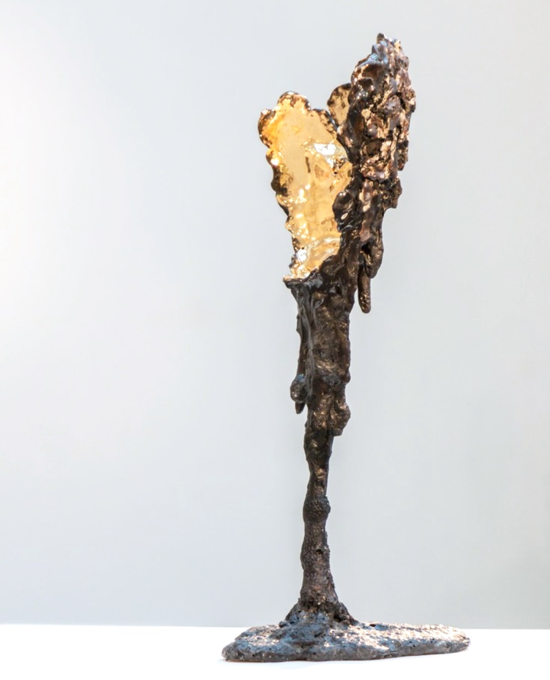 Samuel Yal, Magma, Grès, émail, or, 45x22x22 cm, 2017