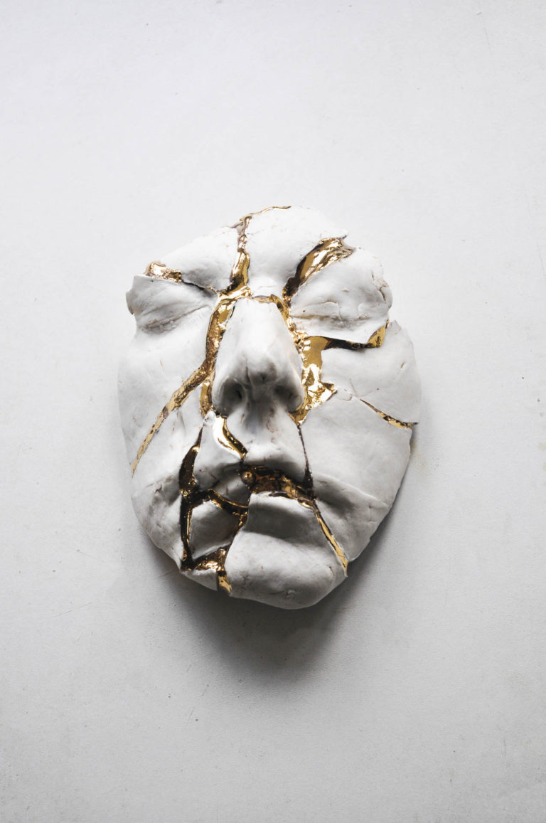 Samuel Yal, Réparation, Porcelaine, or (série) 22x20x19 cm, 2017